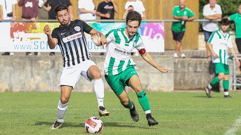 Konstantin Frey (rechts) vom SV Kürnach im Duell mit Silas Steinhoff von Dettelbach und Ortsteile. Auch in der Kreisliga sind die Kürnacher nur schwer zu stoppen.