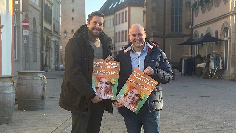 Volkachs Tourismusleiter Sebastian Karl und Jürgen Förster vom KV WeinGenießerClub Nordheim freuen sich nach vierjähriger Pause auf die Närrische Weiber Weinprobe in Volkach. Volkachs Tourismusleiter Sebastian Karl und Jürgen Förster vom KV WeinGenießerClub Nordheim freuen sich nach vierjähriger Pause auf die Närrische Weiber Weinprobe in Volkach.