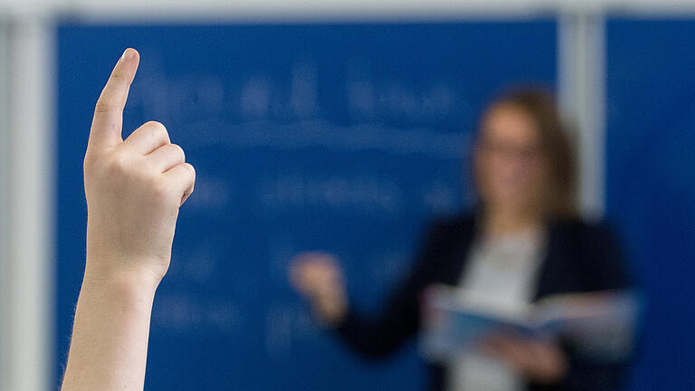 Unterricht (Symbolfoto) - Unterfrankens Lehrer wissen, was sie nicht wollen: ein Streikrecht für Beamte. Doch genau dies könnte das Bundesverfassungsgericht bald zulassen. Mit gravierenden Folgen. Unterricht (Symbolfoto) - Unterfrankens Lehrer wissen, was sie nicht wollen: ein Streikrecht für Beamte. Doch genau dies könnte das Bundesverfassungsgericht bald zulassen. Mit gravierenden Folgen.