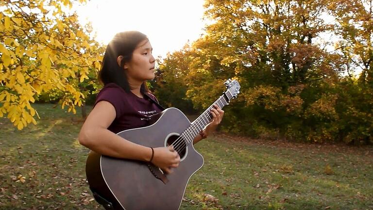 Gewann mit dem Song 'Meine Stadt' den pics4peace-Kreativwettbewerb: Sarul Dubiel aus Würzburg. Gewann mit dem Song 'Meine Stadt' den pics4peace-Kreativwettbewerb: Sarul Dubiel aus Würzburg. 