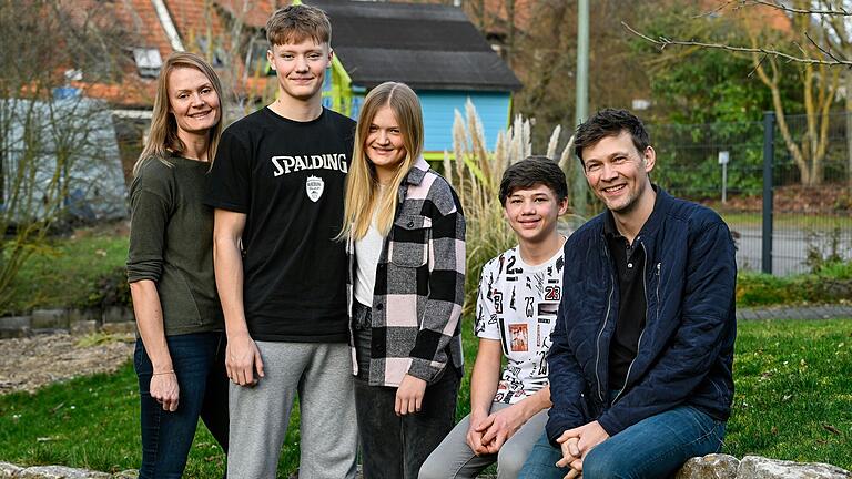 Noah Wendland ist 15 Jahre alt und hat bei den Baskets schon erste Bundesliga-Minuten gehabt. Seine Familie ist für den Traum vom Basketball-Profi extra nach Würzburg gezogen.