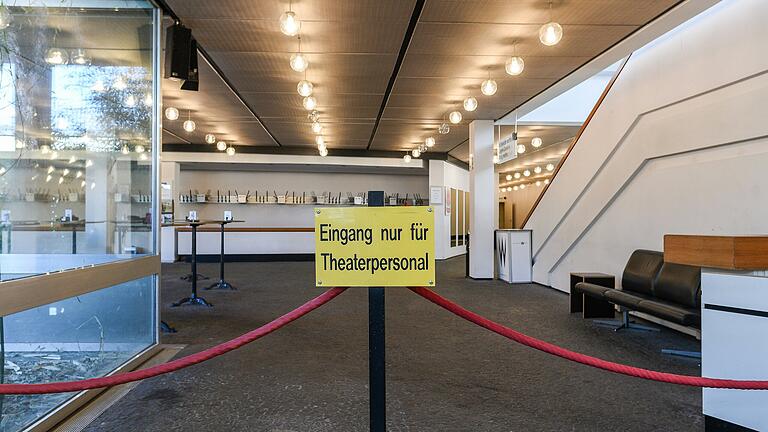 Ein Blick in das alte Theaterfoyer im Juli 2018.