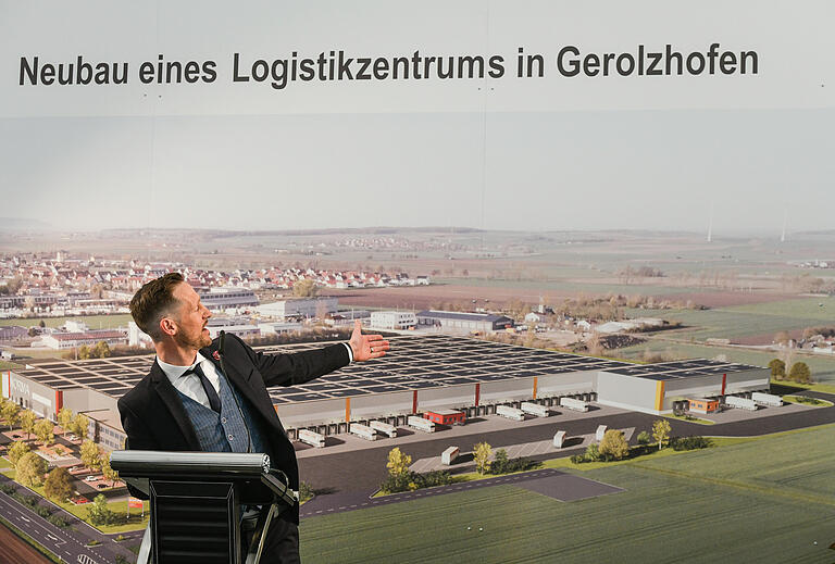 Gerolzhofens Bürgermeister Thorsten Wozniak betonte das Bemühen, wohnortnahe Arbeitsplätze für die Einwohner der Stadt zu schaffen. Gerolzhofens Bürgermeister Thorsten Wozniak betonte das Bemühen, wohnortnahe Arbeitsplätze für die Einwohner der Stadt zu schaffen.