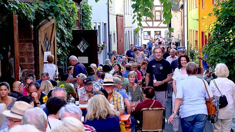 Festbesucher werden die Winzergasse in Hammelburg bis auf den letzten Platz füllen.