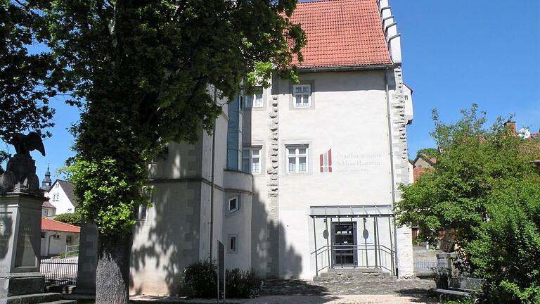 Die Stadt Ostheim bietet mit dem Orgelbaumuseum ein besonderes Ambiente für standesamtliche Hochzeiten. Die Stadt Ostheim bietet mit dem Orgelbaumuseum ein besonderes Ambiente für standesamtliche Hochzeiten.