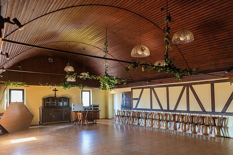 Auch im 'Weißen Bock': Der große Veranstaltungssaal mit Tonnendecke.&nbsp;