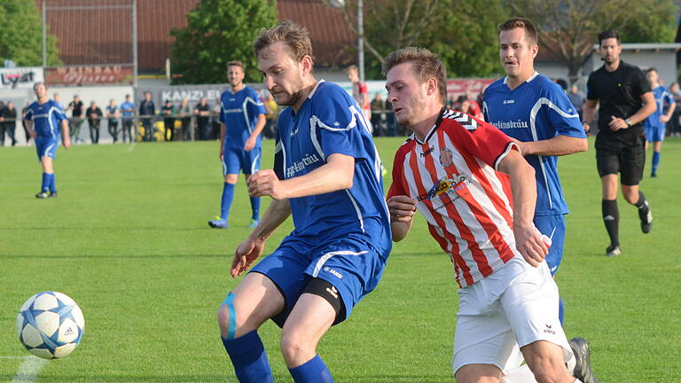 Fußball, Kreisliga-Relegation am Donnerstag, 30. Mai 2019 in Retzbach, DJK Retzstadt - TSV Duttenbrunn: links Christian Röder (Duttenbrunn), rechts Samuel Klaner (Retzstadt)