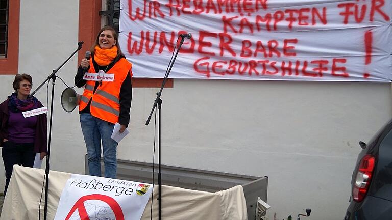 War der Kampf um die Geburtshilfe in Haßfurt (im Bild im Jahr 2016) am Ende erfolgreich? Jetzt hat die Staatsregierung ein Förderprogramm auf den Weg gebracht, das kleinen Geburtshilfestationen den Fortbestand sichern soll.