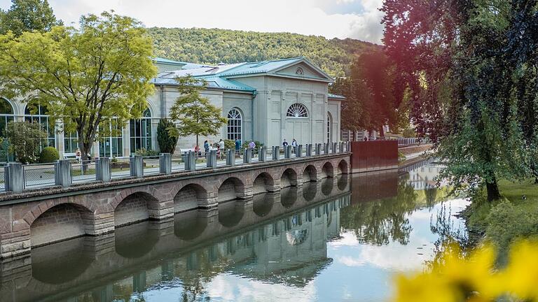 Zum 1. Januar steigt die Kurtaxe in den bayerischen Staatsbädern. 3,90 Euro zahlen Gäste pro Nacht, unter anderem für die Kissinger Kuranlagen.       -  Zum 1. Januar steigt die Kurtaxe in den bayerischen Staatsbädern. 3,90 Euro zahlen Gäste pro Nacht, unter anderem für die Kissinger Kuranlagen.