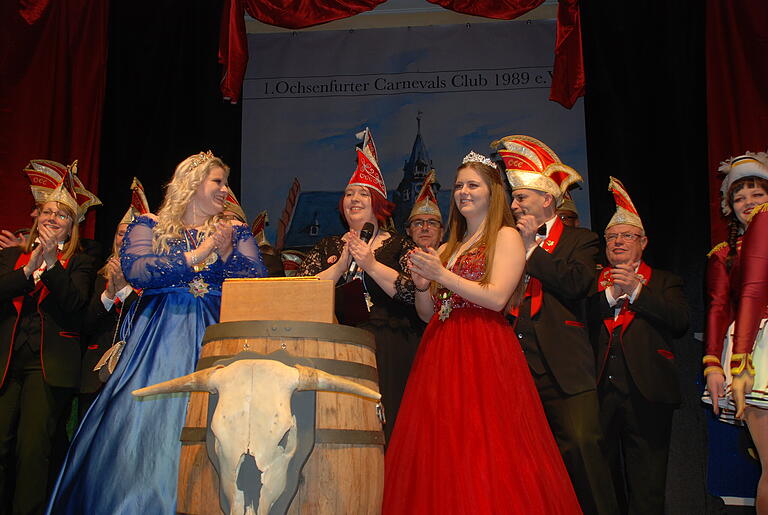 Sitzungspräsidentin, Prinzessin und Baronesse. Sitzungspräsidentin, Prinzessin und Baronesse.