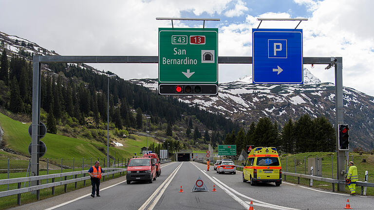 San Bernardino Tunnel.jpg - Auch am Bernardino-Tunnel könnte es in den Sommerferien 2023 zu Staus kommen. San Bernardino Tunnel.jpg - Auch am Bernardino-Tunnel könnte es in den Sommerferien 2023 zu Staus kommen.