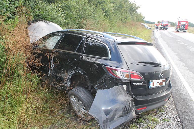 Gleich mehrere Fahrzeuge waren in einen Unfall auf der B286 bei Schallfeld verwickelt. Gleich mehrere Fahrzeuge waren in einen Unfall auf der B286 bei Schallfeld verwickelt.
