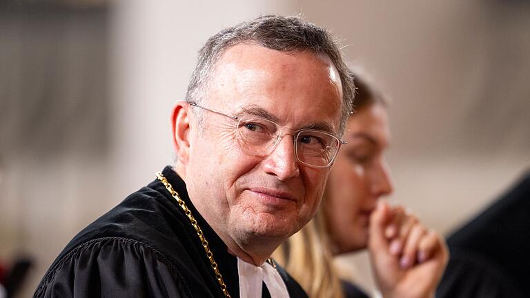 Bayerischer Landesbischof Christian Kopp       -  Sich für das Gute entscheiden - dazu ruft der evangelische Landesbischof Kopp zu Beginn des Jahres 2025 auf. (Archivbild)