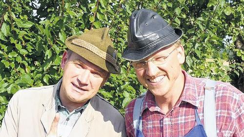 Seit 25 Jahren ein Paar: Fredi Breunig alias Eustach (links) und Martin Wachenbrönner alias Gotthold feiern Silberhochzeit. FREDI BREUNIG