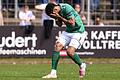Kann es nicht fassen: Kurz vor Schluss landet der Schuss des Schweinfurters Michael Dellinger am Pfosten - der FC 05 verliert das Spiel gegen Ansbach mit 1:2.