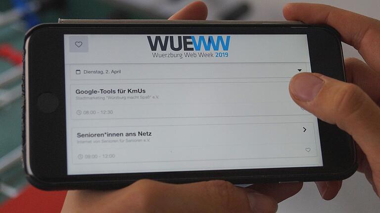 Das Programm der Wuerzburg Weeb Week kann auch online über die Programm-App eingesehen werden. Das Programm der Wuerzburg Weeb Week kann auch online über die Programm-App eingesehen werden.