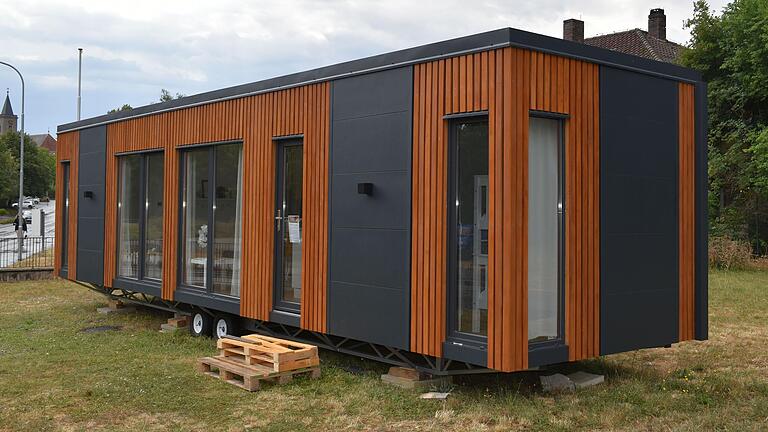 Das Prinzip Tiny House ist an der Gartenstraße von Bad Neustadt zu sehen. Das Prinzip Tiny House ist an der Gartenstraße von Bad Neustadt zu sehen.