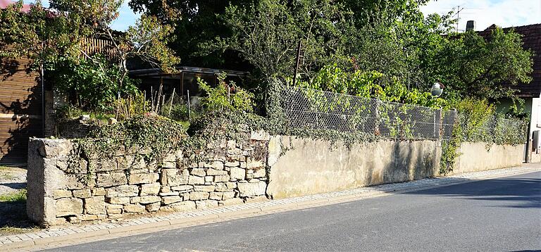 In diesem Bereich der Billingshäuser Straße wird an Oktober der Gehweg ausgebaut. In diesem Bereich der Billingshäuser Straße wird an Oktober der Gehweg ausgebaut.