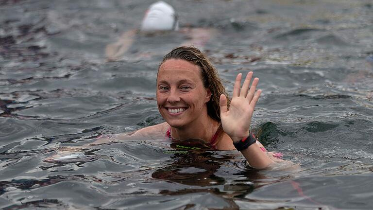 Leonie Beck am 12. Juni nach ihrem Sieg über zehn Kilometer bei der Europameisterschaft im Freiwasserschwimmen in Belgrad.