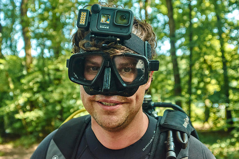 Bereit zum Abtauchen: Benedikt Kozlowski&nbsp; bildet in allen Bereichen des Wassersports aus.