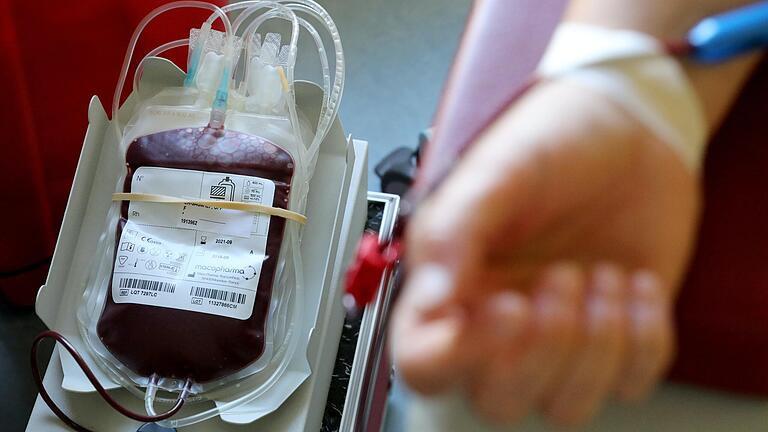 Die Zahl der Menschen, die Blut spenden, ist zurückgegangen. In den Krankenhäusern in Unterfranken ist der Bedarf an Blutkonserven groß.