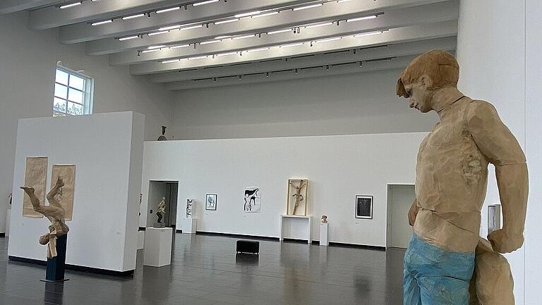 „Grenzüberschreitung – plastisch“ ist der Titel der Ausstellung in der Großen Halle. „Grenzüberschreitung – plastisch“ ist der Titel der Ausstellung in der Großen Halle.