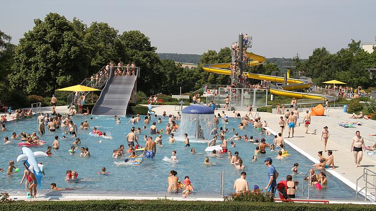 Ab ins Geisbergbad Veitshöchheim: Sowohl für kleine als auch große Kinder ist etwas geboten. Foto (Archiv): Dieter Gürz