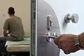 Ins Gefängnis muss ein 29-Jähriger aus dem Haßbergkreis. Das Amtsgericht verurteilte ihn zu einer viermonatigen Freiheitsstrafe, weil er - unter Bewährung stehend - einen Kunden auf der Internet-Plattform Ebay-Kleinanzeigen übers Ohr gehauen hatte.
