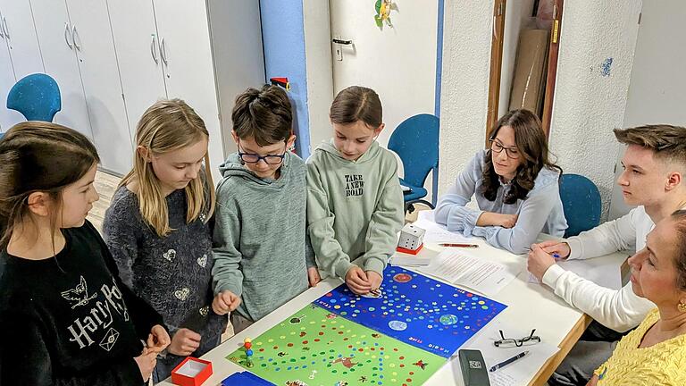 Isabella (von links) , Sophie, Leo und Helena zeigen ihr Spiel.       -  Isabella (von links) , Sophie, Leo und Helena zeigen ihr Spiel.