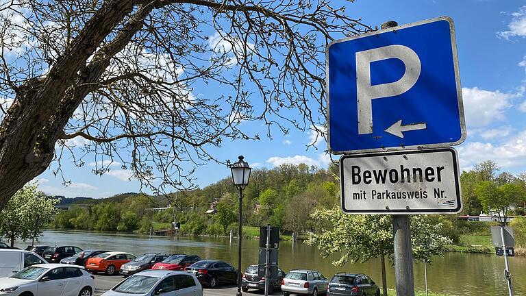 Anwohnerparken in Innenstädten könnte in Zukunft deutlich teurer werden (Archivbild).