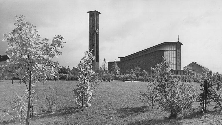 Blick auf die Kirche St. Alfons vor vielen Jahren (Archivfoto). Die Redemptoristen sehen in Würzburg aufgrund eines Konflikts keine Zukunft mehr. Der Abschied fällt ihnen jedoch nicht leicht, sagen sie.