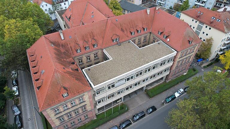 Riemenschneider-Gymnasium in Würzburg. Riemenschneider-Gymnasium in Würzburg.