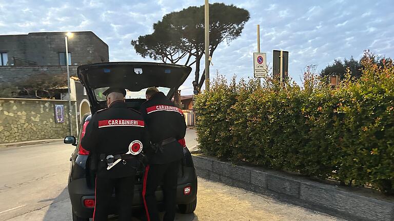 Carabinieri       -  Nach einem Streit wird ein Mann in Italien laut Polizei von seinem Bruder enthauptet. Die Carabinieri ermitteln. (Archivbild)