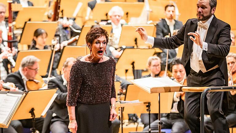 Abschiedskonzert von Waltraud Meier mit dem Philharmonischen Orchester Würzburg unter der Leitung von Enrico Calesso in der Hochschule für Musik in Würzburg.&nbsp;