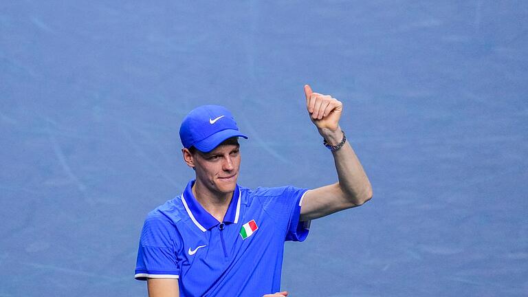 Tennis Davis Cup in Malaga - Jannik Sinner hat Italien wieder zum Sieg im Davis Cup geführt. Tennis Davis Cup in Malaga - Jannik Sinner hat Italien wieder zum Sieg im Davis Cup geführt.