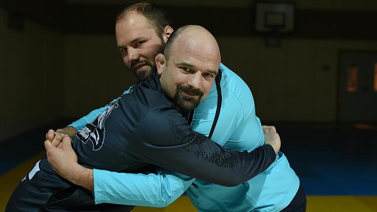 Treffen am Samstagabend aufeinander: Der TV Unterdürrbach um Coach Julian Hemmerich (rechts) und der RSV Schonungen mit Trainer Marco Greifelt (links).