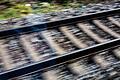 Bahngleise       -  Die Regionalbahn konnte demnach aufgrund der Beschädigung seine Fahrt nicht mehr fortsetzen. (Symbolbild)