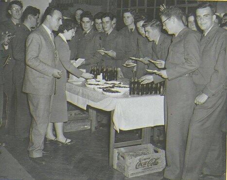 1952 konnte das Würzburger Restaurant mit 'Free-Pizza-Partys' in Clubs vor allem bei amerikanischen Soldaten punkten.
