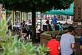 Gemünden lockt im Sommer viele Touristen an, am Marktplatz ist an schönen Tagen einiges los (Archivbild).