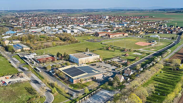 Die Entwicklung im Kessler Field wird sich erst in den nächsten Jahren abspielen, hier soll weiterer Wohnraum entstehen. Im Hintergrund zu sehen ist Yorktown Village, die 64 Häuser dort wurden 2016 verkauft.
