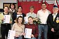 Die anwesenden geehrten Vereinsmitglieder: hinten von links: Jule Niedergesäß (20 Jahre), Sandra Greubel (20 Jahre), Vanessa Al-Sabbah (30 Jahre), Karin Wiener (50 Jahre), FCSH-Vorstand und Faschingskönig Marc Schendel sowie Matthias Besler, der d...       -  Die anwesenden geehrten Vereinsmitglieder: hinten von links: Jule Niedergesäß (20 Jahre), Sandra Greubel (20 Jahre), Vanessa Al-Sabbah (30 Jahre), Karin Wiener (50 Jahre), FCSH-Vorstand und Faschingskönig Marc Schendel sowie Matthias Besler, der die Ehrungen vornahm. Vorne von links: Carmen und Kaitlyn Weber (beide zehn Jahre)