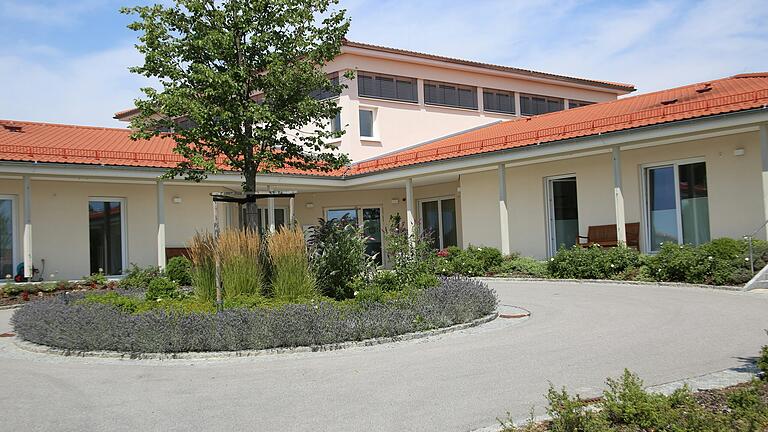 Hospiz der Johanniter in Pentling (Lkr. Regensburg) Oberpfalz. Der Neubau in Schweinfurt sollte eine ähnliche Dimension erhalten. Hospiz der Johanniter in Pentling (Lkr. Regensburg) Oberpfalz. Der Neubau in Schweinfurt sollte eine ähnliche Dimension erhalten.
