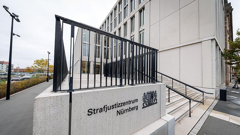 Strafjustizzentrum Nürnberg       -  Bei einem der Einbrüche belief sich die Beute laut Anklage auf rund 117.000 Euro. (Archivbild)