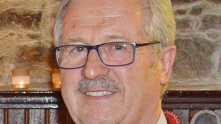 Noch bis zum 30. April ist Emil Sebald Bürgermeister der Gemeinde Großeibstadt. Dann geht er nach 42 Jahren Kommunalpolitik in den verdienten Ruhestand