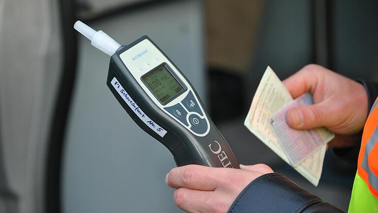 Mit 1,4 Promille Alkohol wurde eine Frau bei einer Verkehrskontrolle in Ebern erwischt. Dafür stand sie nun vor Gericht.