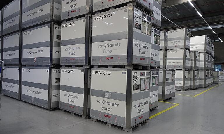 Globaler Umschlagplatz: Der Hauptsitz in der Würzburger Dürrbachau ist einer von 40 sogenannten TempChain Service Centern, in denen die Isoliercontainer für ihre Reise vorbereitet werden. Globaler Umschlagplatz: Der Hauptsitz in der Würzburger Dürrbachau ist einer von 40 sogenannten TempChain Service Centern, in denen die Isoliercontainer für ihre Reise vorbereitet werden.
