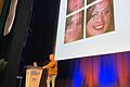 Schlaues Kerlchen, diese KI: Digitalpionier Sascha Lobo hat bei seinem Vortrag in der Lohrer Stadthalle gezeigt, dass Künstliche Intelligenz in der Lage ist herauszufinden, welche Bilder sich unter gröbstem Pixelbrei verstecken.