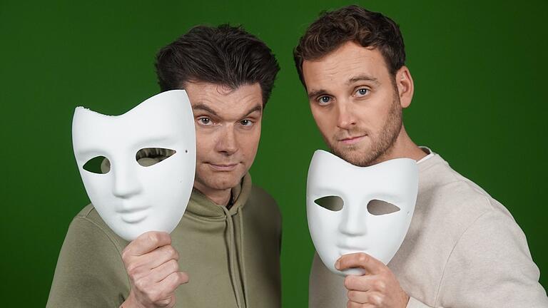ZDF - &bdquo;Impostor - warum fühlen wir uns als Hochstapler?&rdquo;       -  Comedian Lutz van der Horst leidet unter dem Impostor-Syndrom und berichtet in einer Doku mit Leon Windscheid erstmals darüber.