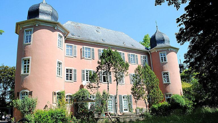 Im Schloss in Waltershausen arbeitete Friedrich Hölderlin ein Jahr lang. Im Schloss in Waltershausen arbeitete Friedrich Hölderlin ein Jahr lang.