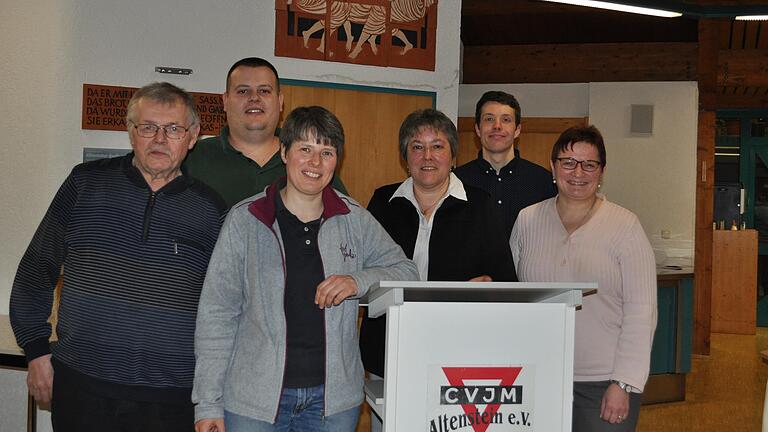 Das alte und neue Team an der Spitze des CVJM Altenstein: Beisitzer Alfred Müller, 2. Vorsitzender David Brehm, Schriftführerin Kerstin Kaupert, 1. Vorsitzende Erika Krell, Kassier Simon Janson und Beisitzerin Jutta Platsch (von links) haben sich als Hauptausschuss bewährt und wurden in der Mitgliederversammlung wiedergewählt.